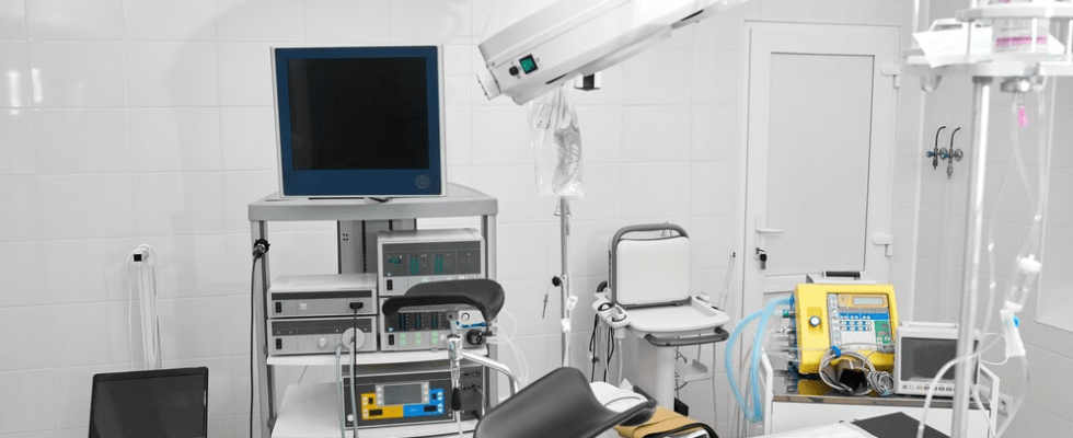 Equipamentos e Materiais Essenciais para Ambientes Hospitalares